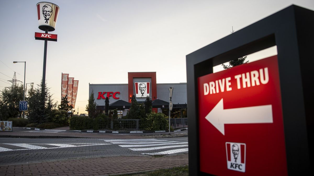 Inspekce na popud novináře zkontrolovala KFC v Liberci. Padla pokuta